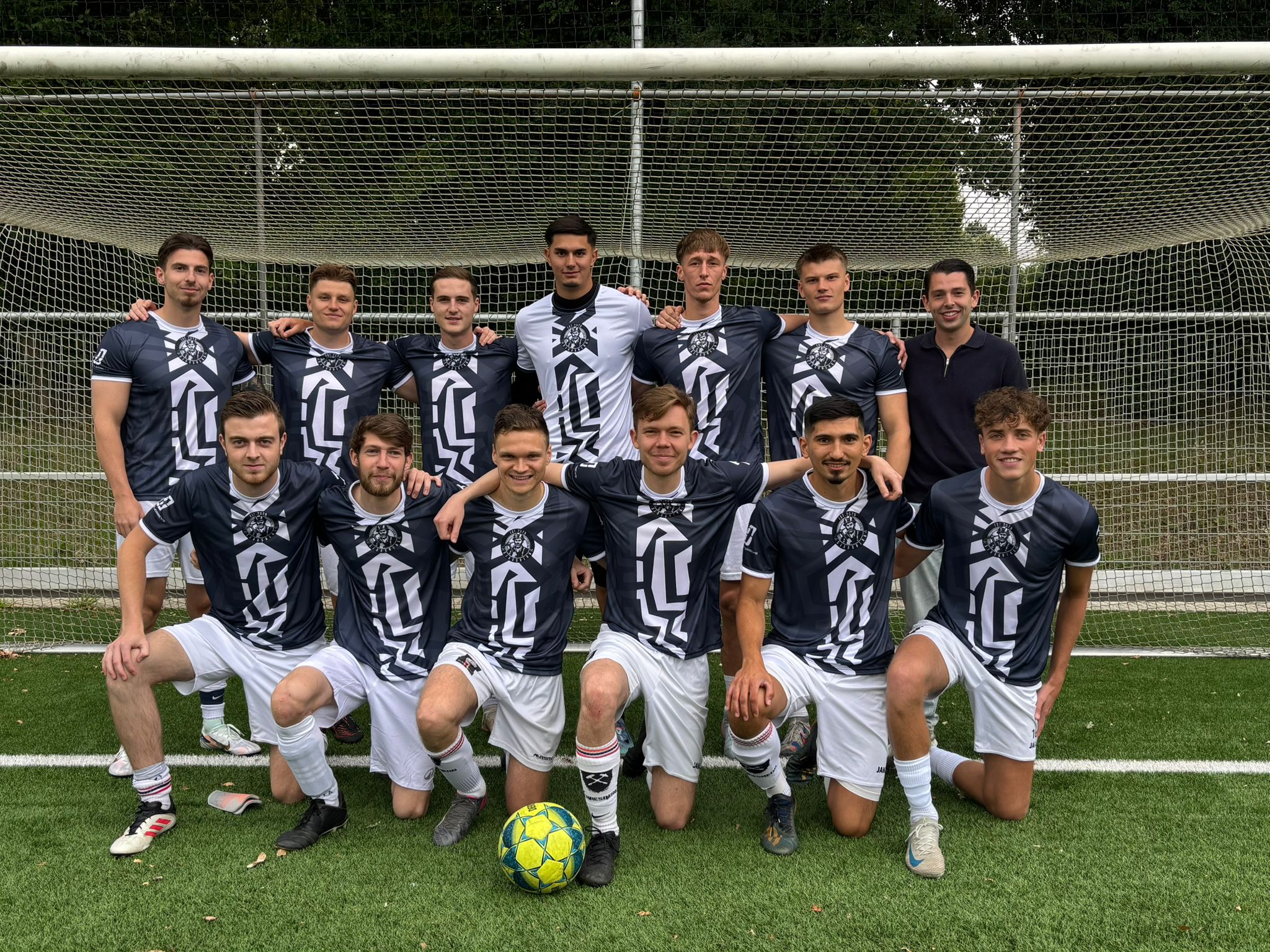 Zelf ontworpen teamshirts voor Sjaasberg – klantdesign via ULTIM8FANS